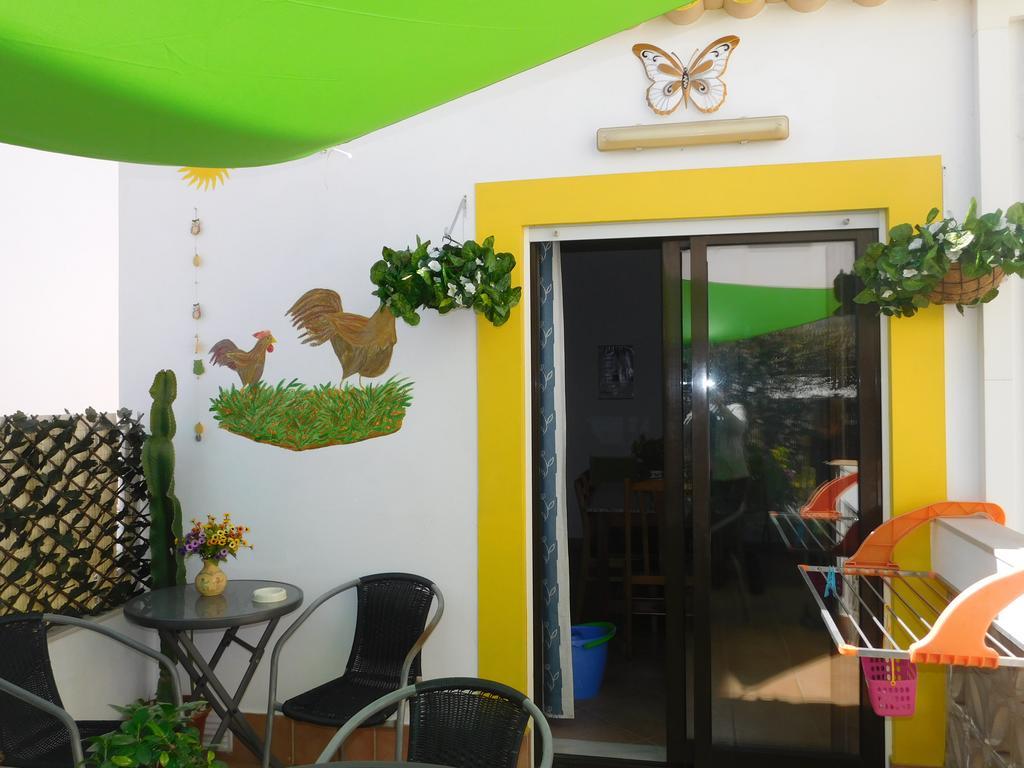 Dinas Guesthouse Lagos Exterior foto