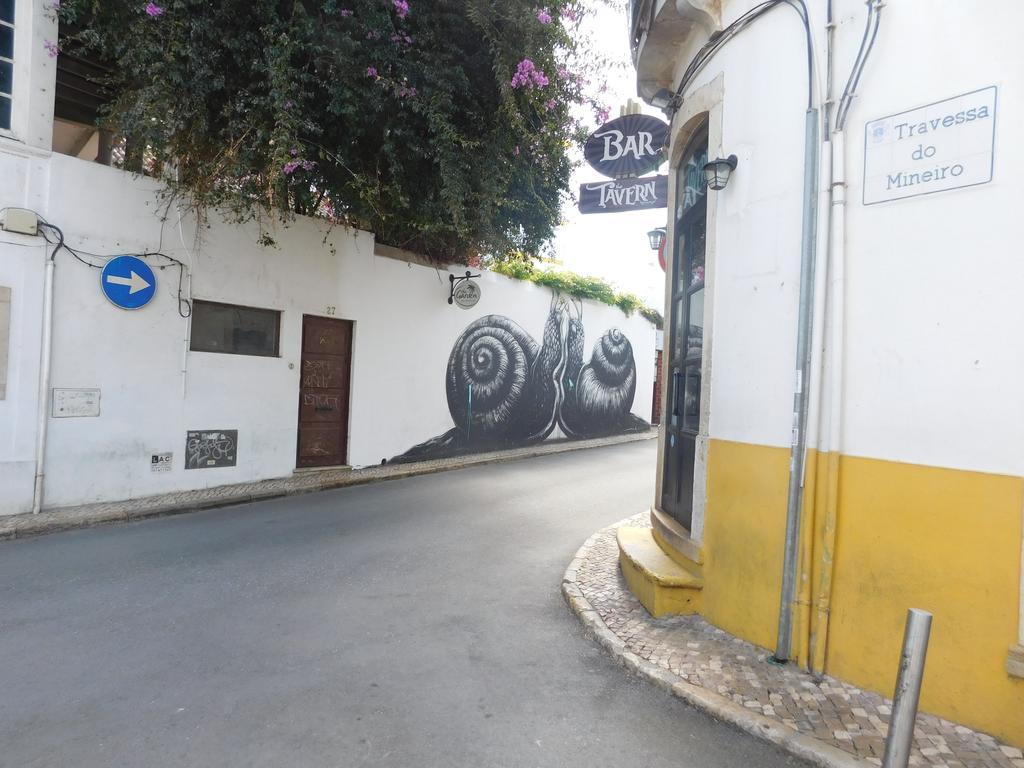 Dinas Guesthouse Lagos Exterior foto