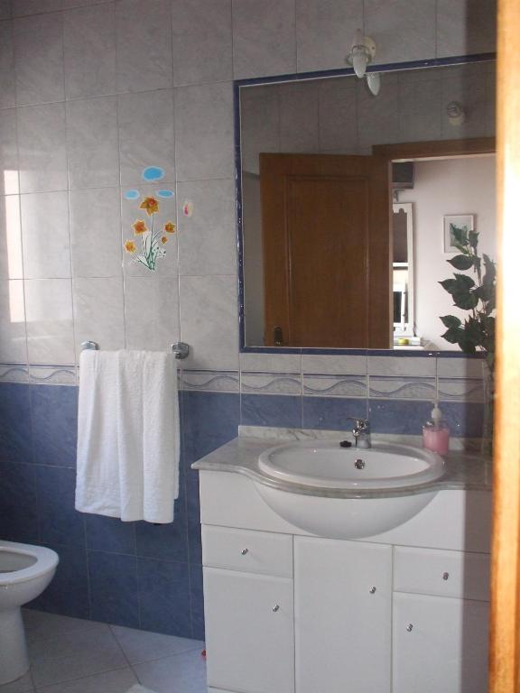 Dinas Guesthouse Lagos Habitación foto